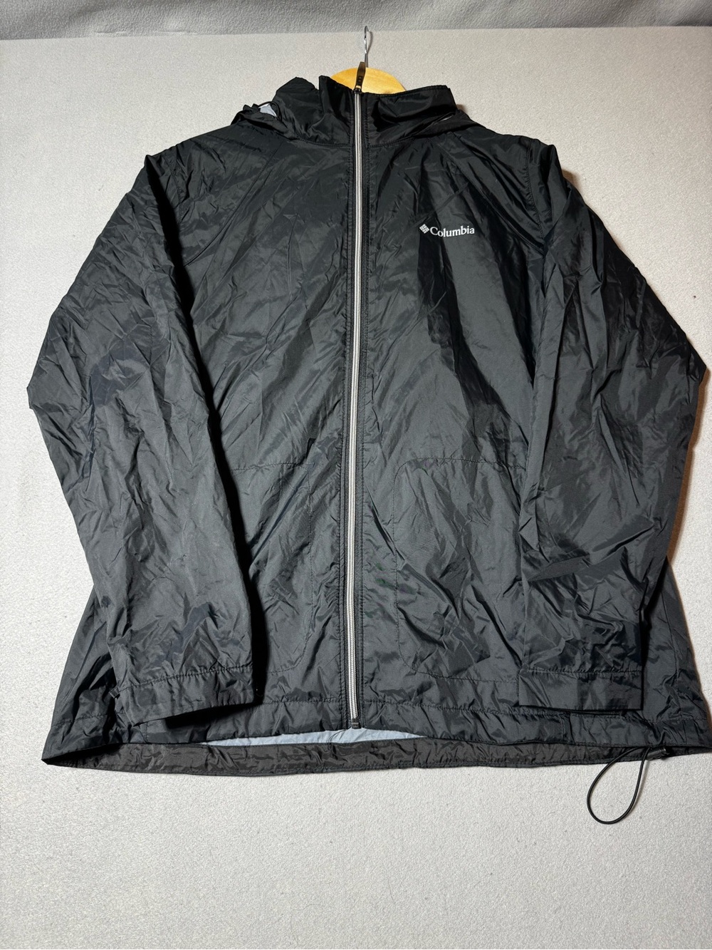 Columbia Womens’s  Black Packable Hooded Rain Jacket Windbreaker Size 1X
